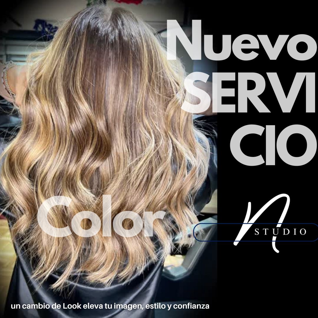 Estilista trabajando en Nacar Studio